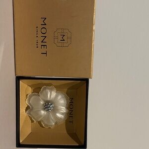 Monet Frosted Fireball Flower Pin